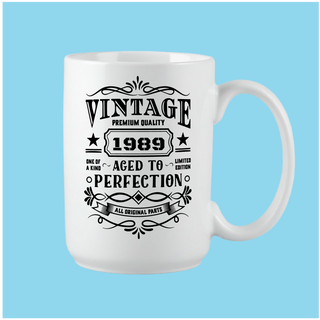 Tasse d'anniversaire vintage