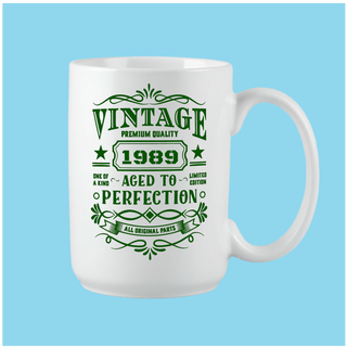 Tasse d'anniversaire vintage