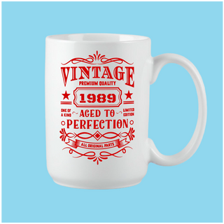 Tasse d'anniversaire vintage